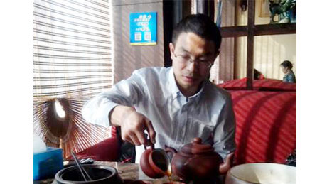 高川--湖南农大动物营养硕士
现任：饲料手艺司理，，，，进入资源各人庭，，，，获得许多先生的资助，，，，也越发清晰了自己的位置和偏向。。。以前人生的种种履历，，，，在此时才发明它的价值。。。